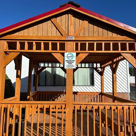 Super 8 By Wyndham Hillsville Exterior photo