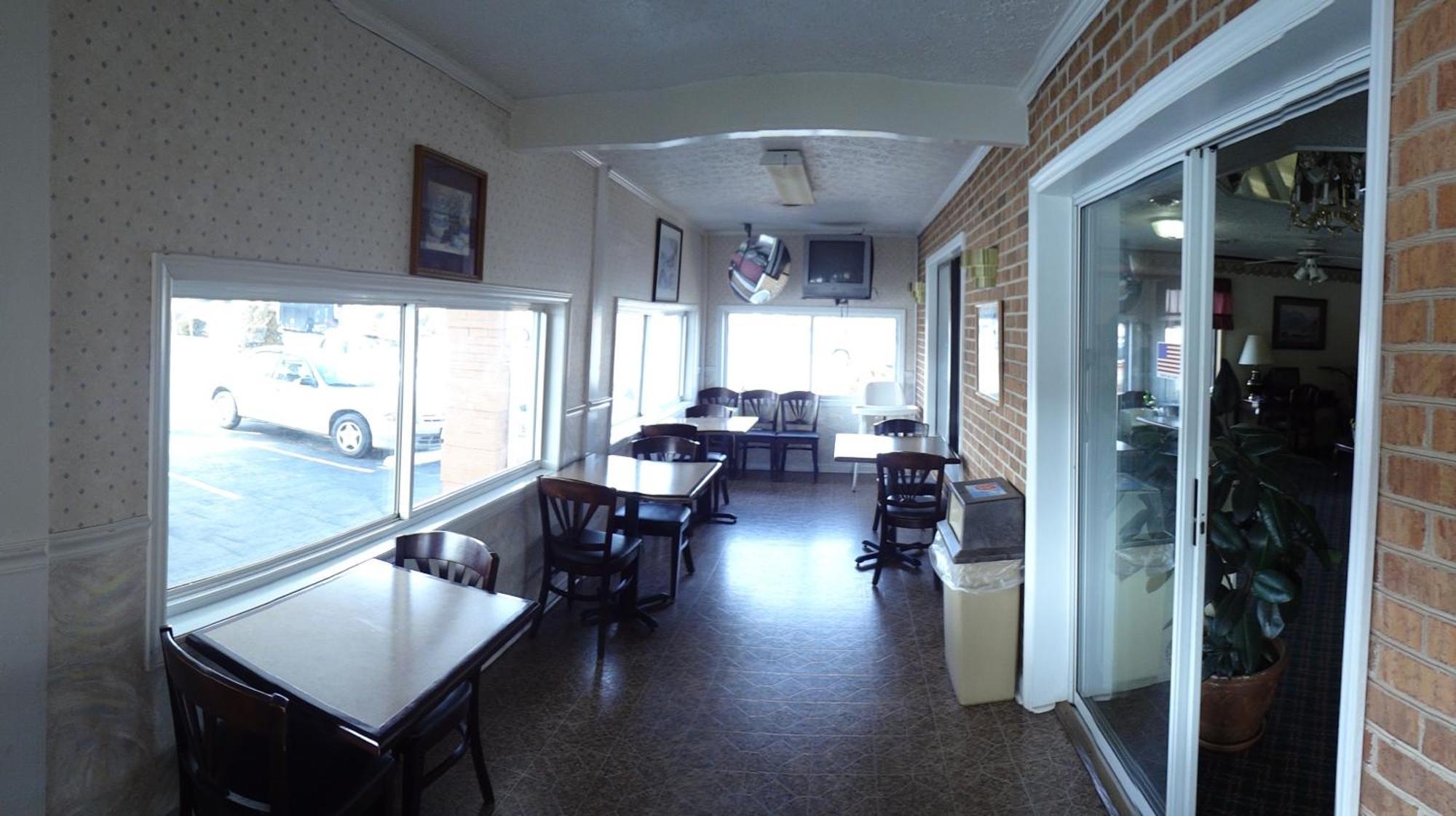 Super 8 By Wyndham Hillsville Exterior photo