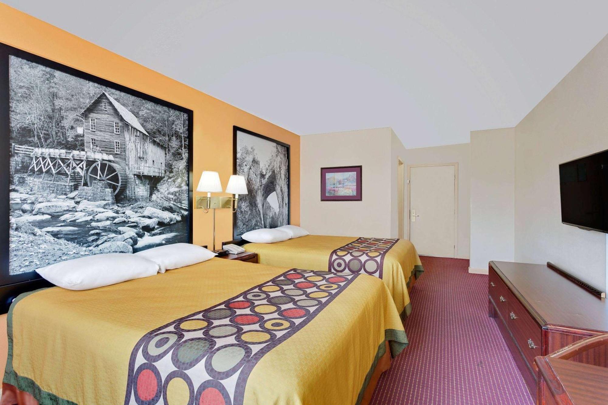 Super 8 By Wyndham Hillsville Exterior photo